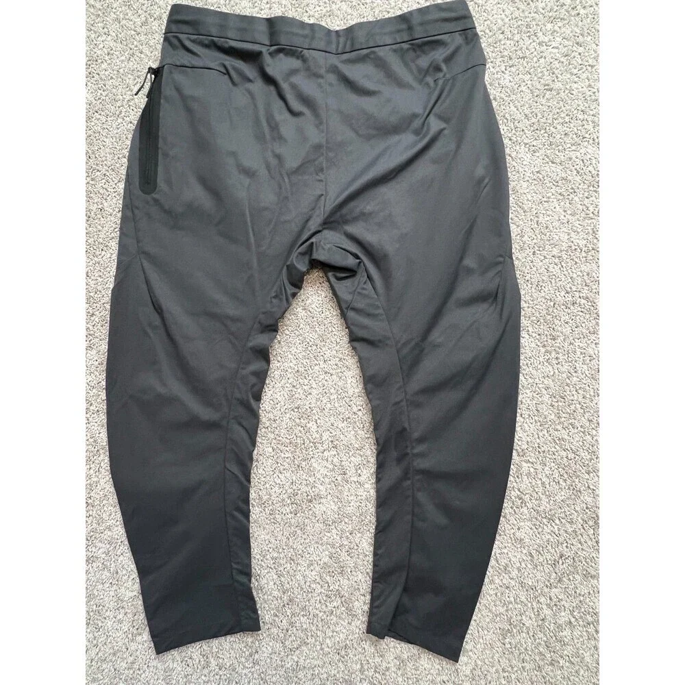Nike Mens Athletic Pants Black Tapered Lightweight Training Joggers 38